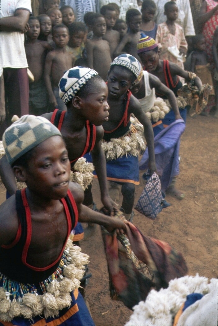 Baamaaya dancers