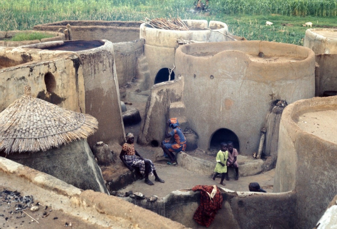 A view into the tengdana's house